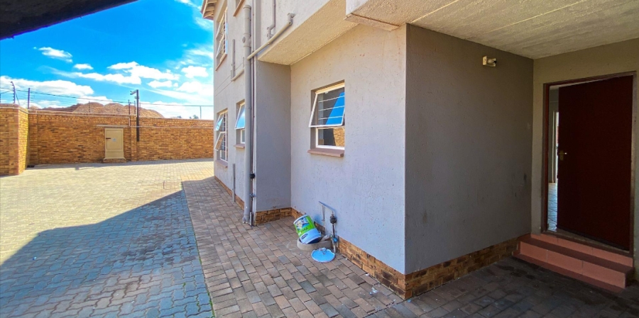 2 Bedroom Property for Sale in Roodepoort Gauteng
