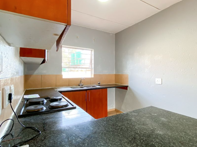 2 Bedroom Property for Sale in Roodepoort Gauteng
