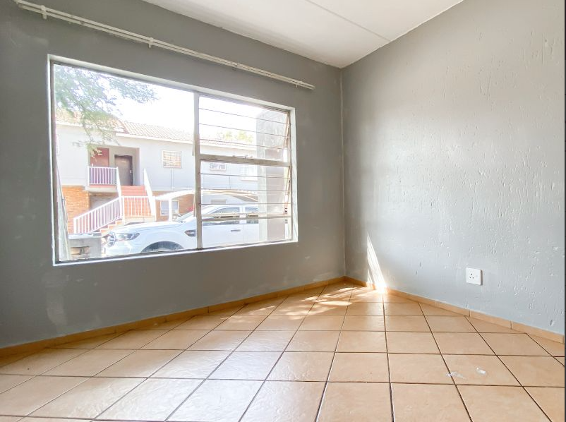 2 Bedroom Property for Sale in Roodepoort Gauteng