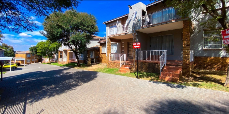 2 Bedroom Property for Sale in Roodepoort Gauteng