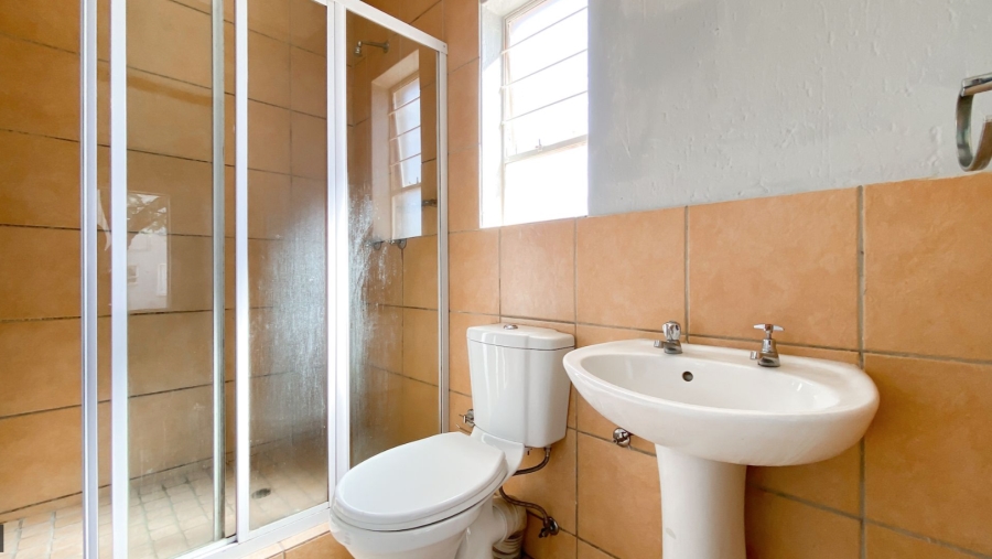 2 Bedroom Property for Sale in Roodepoort Gauteng