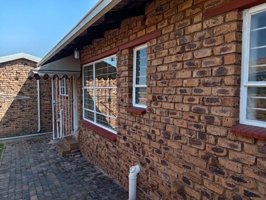 3 Bedroom Property for Sale in Mindalore Gauteng