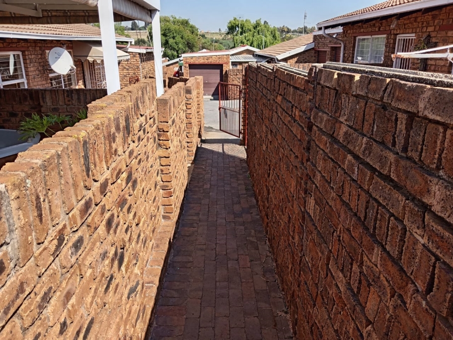 3 Bedroom Property for Sale in Mindalore Gauteng