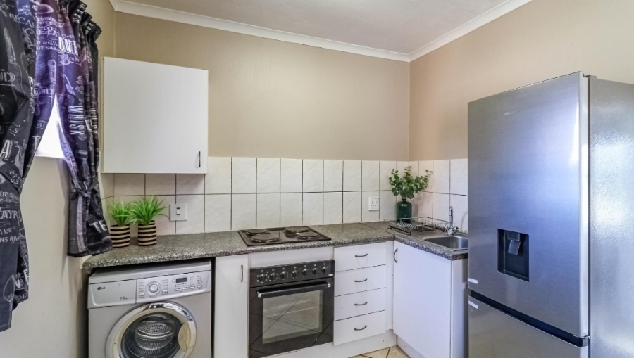 2 Bedroom Property for Sale in Greenhills Gauteng