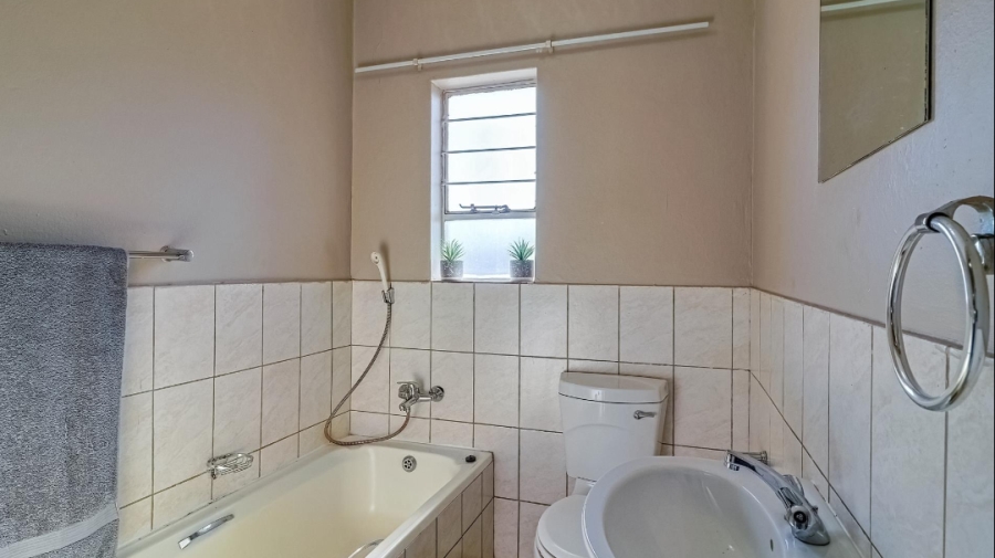 2 Bedroom Property for Sale in Greenhills Gauteng