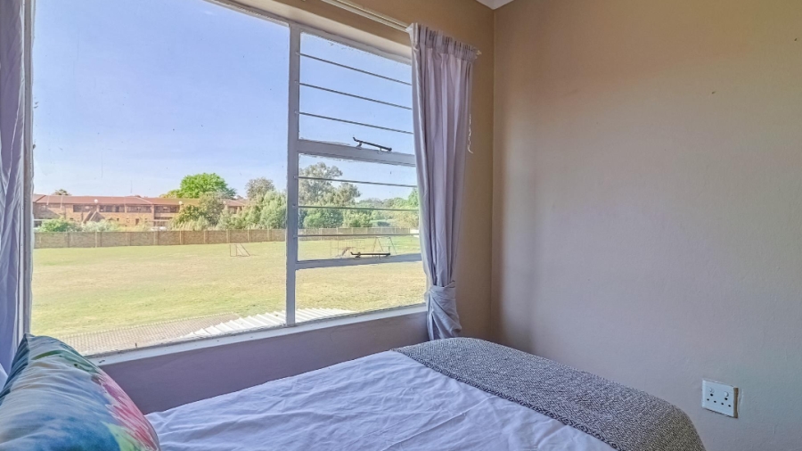 2 Bedroom Property for Sale in Greenhills Gauteng