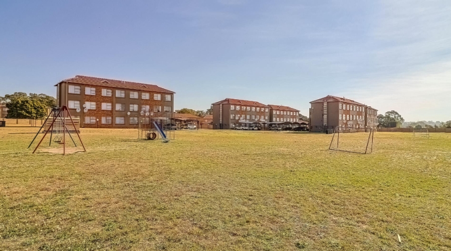2 Bedroom Property for Sale in Greenhills Gauteng