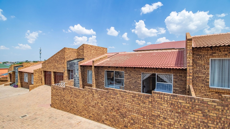 3 Bedroom Property for Sale in Meyersdal Gauteng