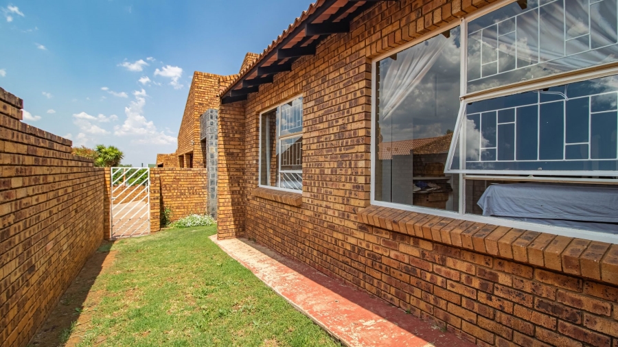 3 Bedroom Property for Sale in Meyersdal Gauteng