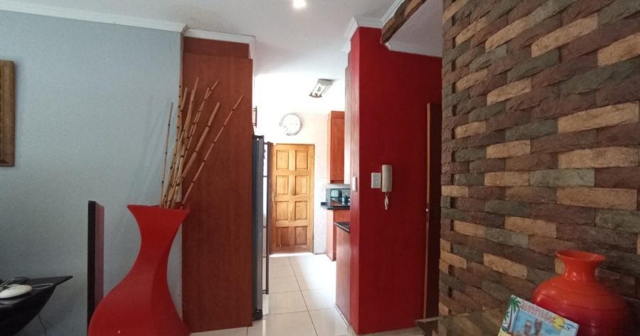 3 Bedroom Property for Sale in Mondeor Gauteng