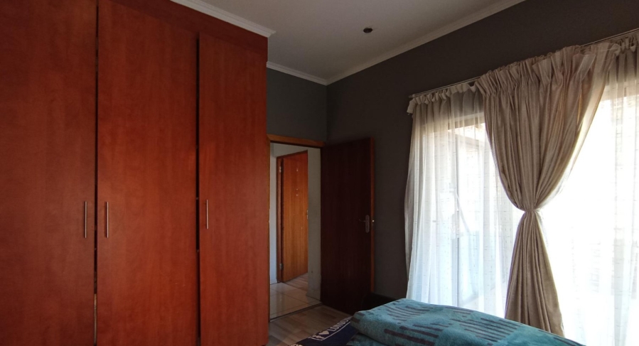 3 Bedroom Property for Sale in Mondeor Gauteng