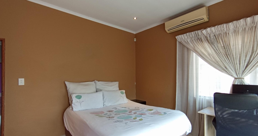 3 Bedroom Property for Sale in Mondeor Gauteng