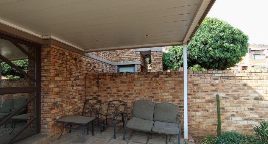 3 Bedroom Property for Sale in Mondeor Gauteng