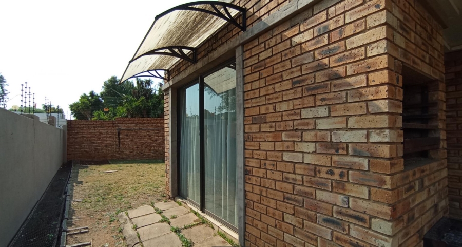 3 Bedroom Property for Sale in Mondeor Gauteng