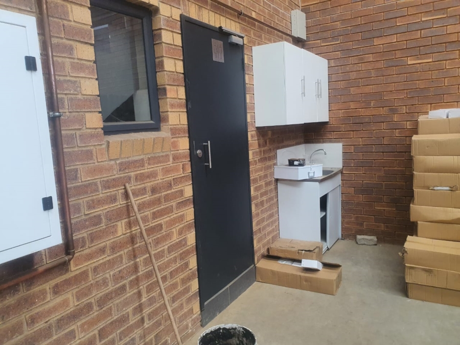 Commercial Property for Sale in Clayville Gauteng