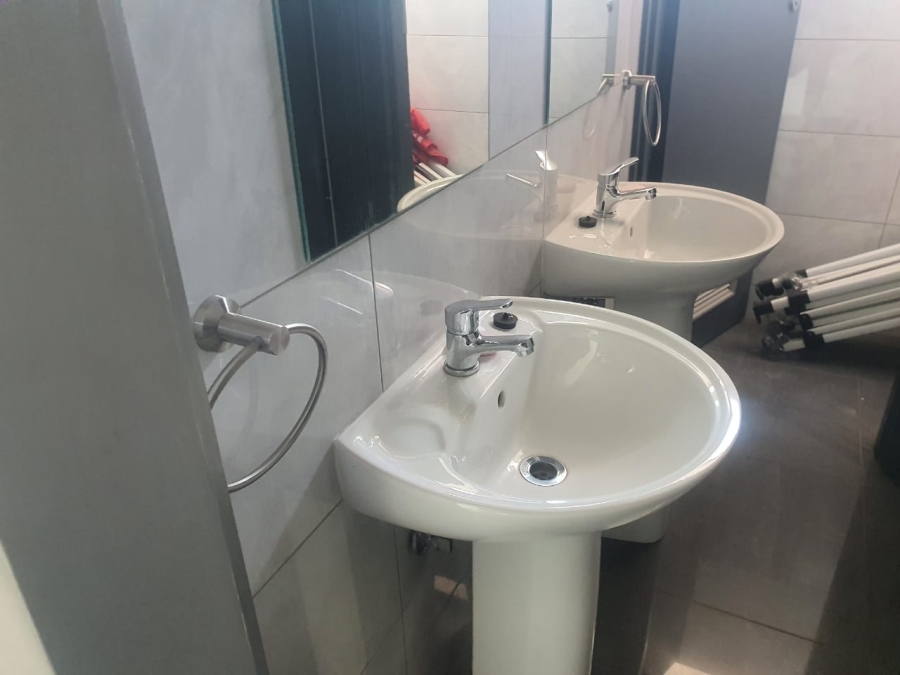 Commercial Property for Sale in Clayville Gauteng