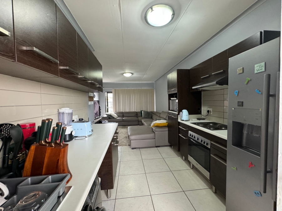2 Bedroom Property for Sale in Oakdene Gauteng