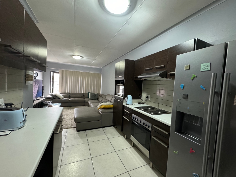2 Bedroom Property for Sale in Oakdene Gauteng