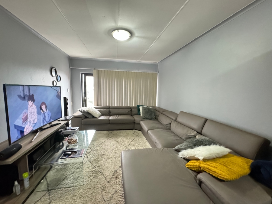 2 Bedroom Property for Sale in Oakdene Gauteng