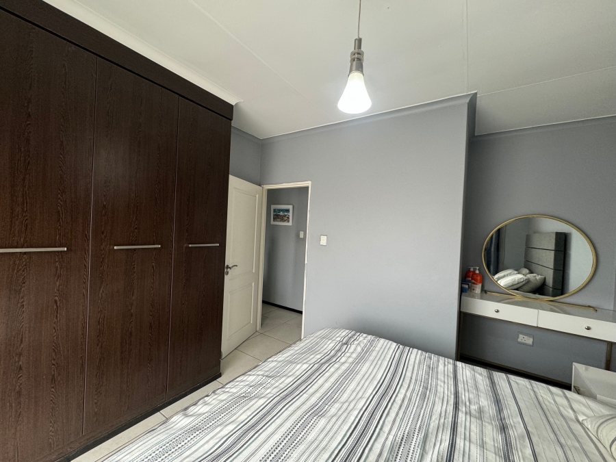 2 Bedroom Property for Sale in Oakdene Gauteng