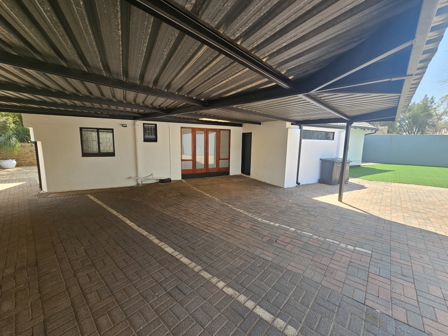 Commercial Property for Sale in Rooihuiskraal Gauteng