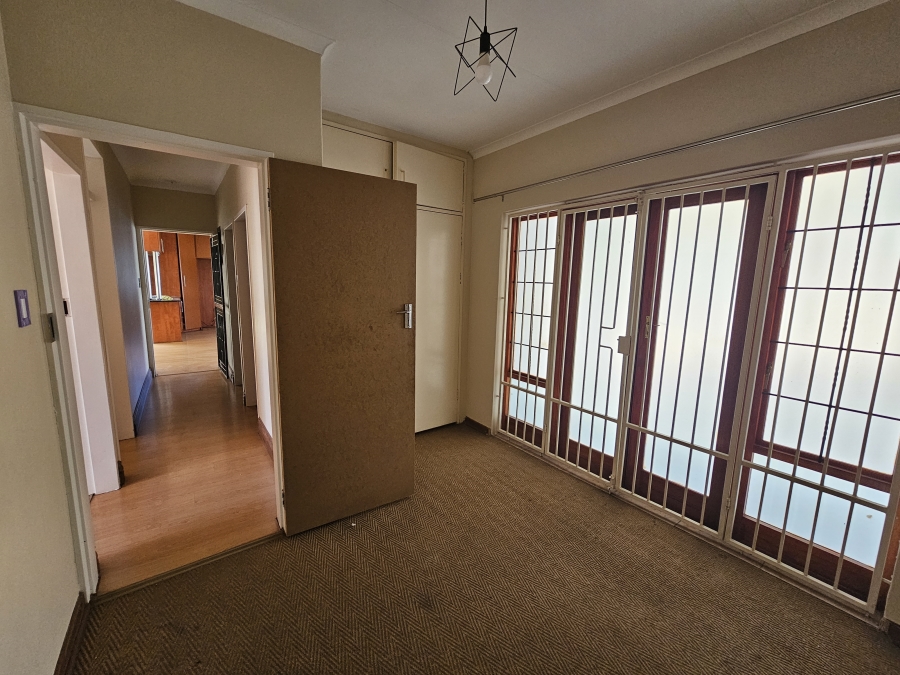 Commercial Property for Sale in Rooihuiskraal Gauteng