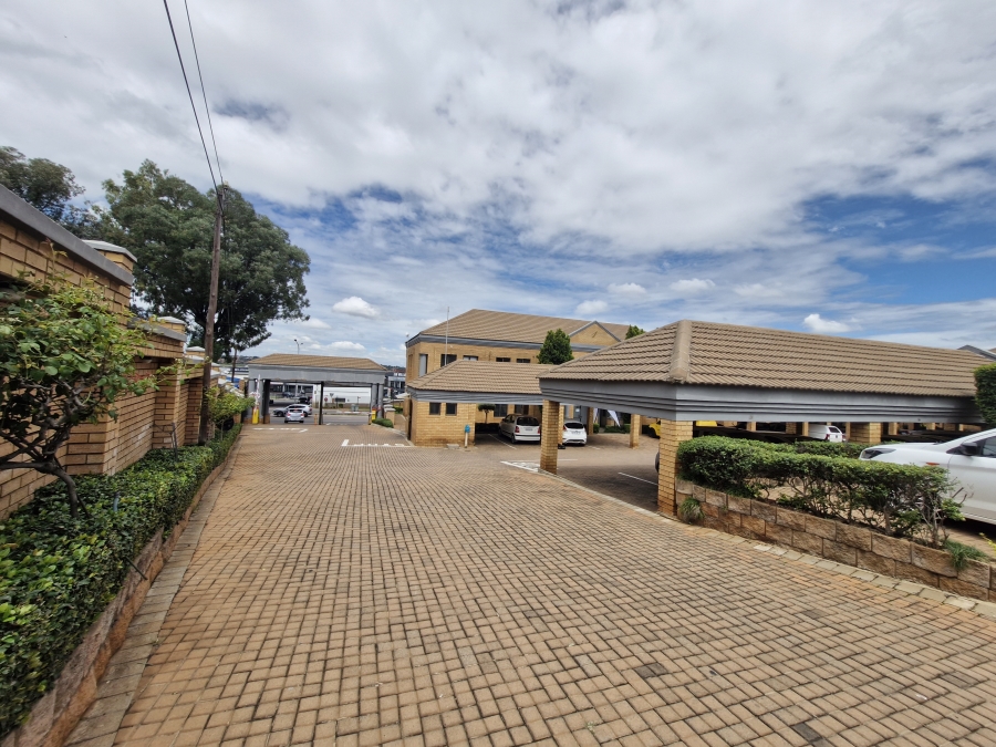 To Let commercial Property for Rent in Die Hoewes Gauteng