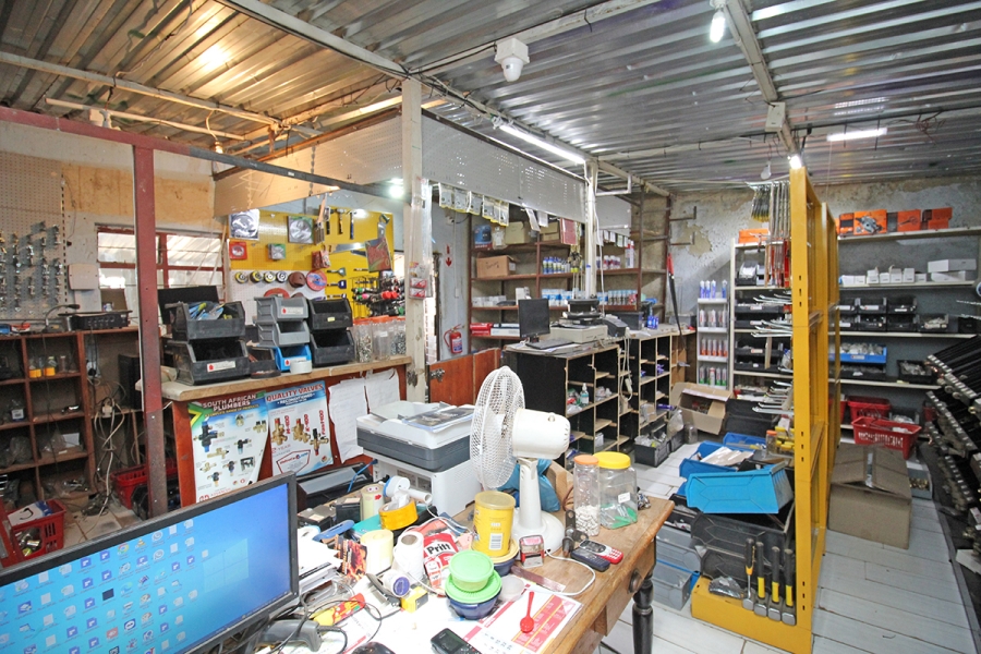 Commercial Property for Sale in Tshepisong Gauteng