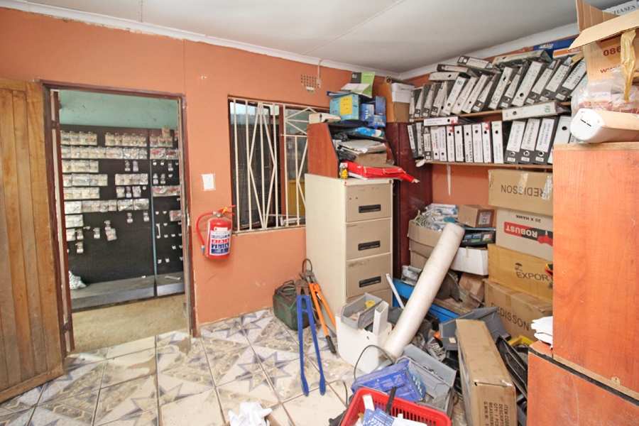 Commercial Property for Sale in Tshepisong Gauteng
