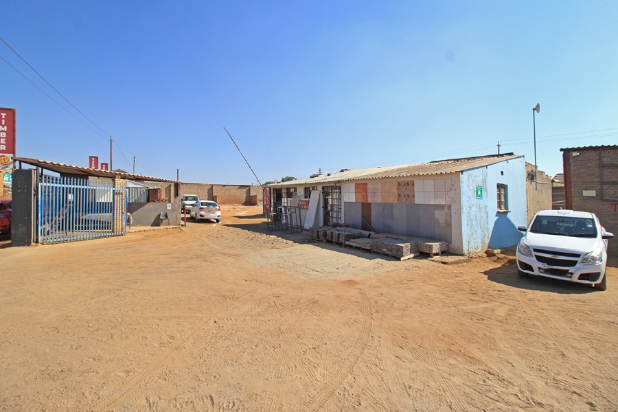 Commercial Property for Sale in Tshepisong Gauteng