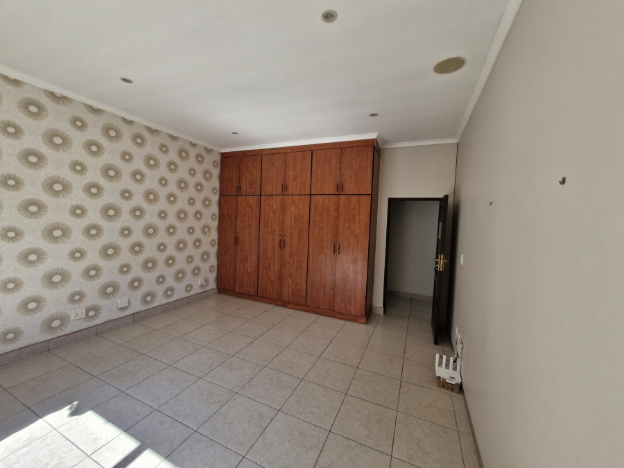 Commercial Property for Sale in Raslouw A H Gauteng