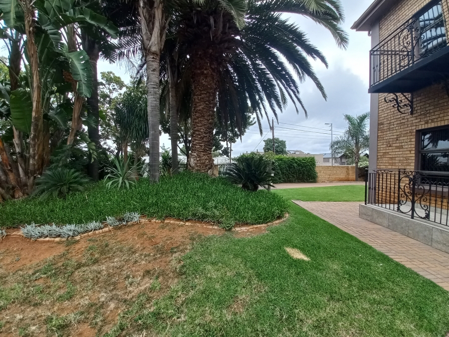 Commercial Property for Sale in Raslouw A H Gauteng