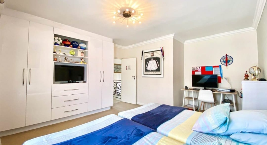4 Bedroom Property for Sale in Greenstone Hill Gauteng