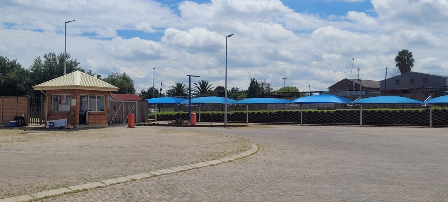 To Let commercial Property for Rent in Clayville East Gauteng