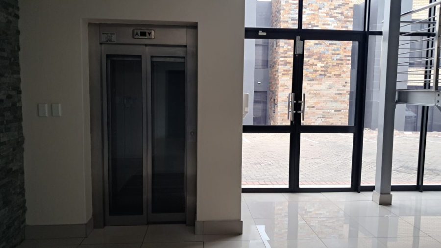 To Let commercial Property for Rent in Die Hoewes Gauteng