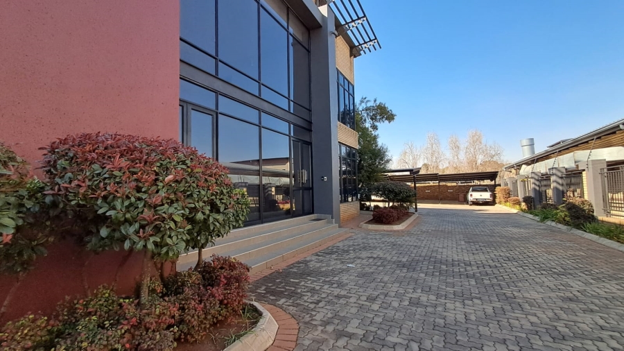 To Let commercial Property for Rent in Die Hoewes Gauteng