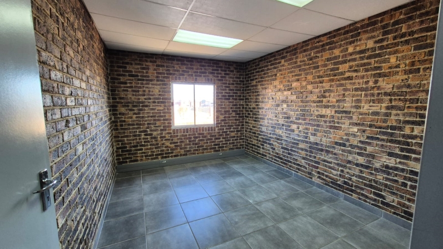To Let commercial Property for Rent in N4 Gateway Industrial Park Gauteng