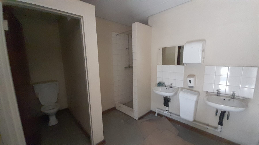 To Let commercial Property for Rent in Randjespark Gauteng