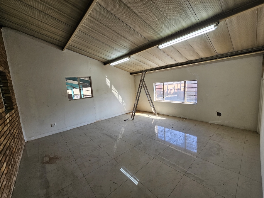 To Let commercial Property for Rent in Hennops Park Industrial Gauteng