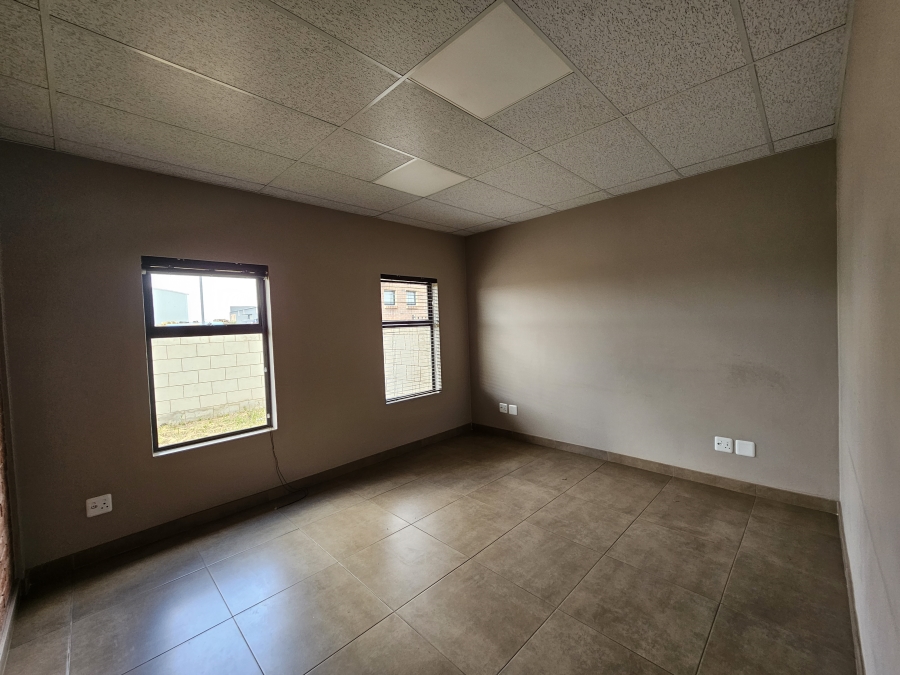 Commercial Property for Sale in Knoppieslaagte Gauteng