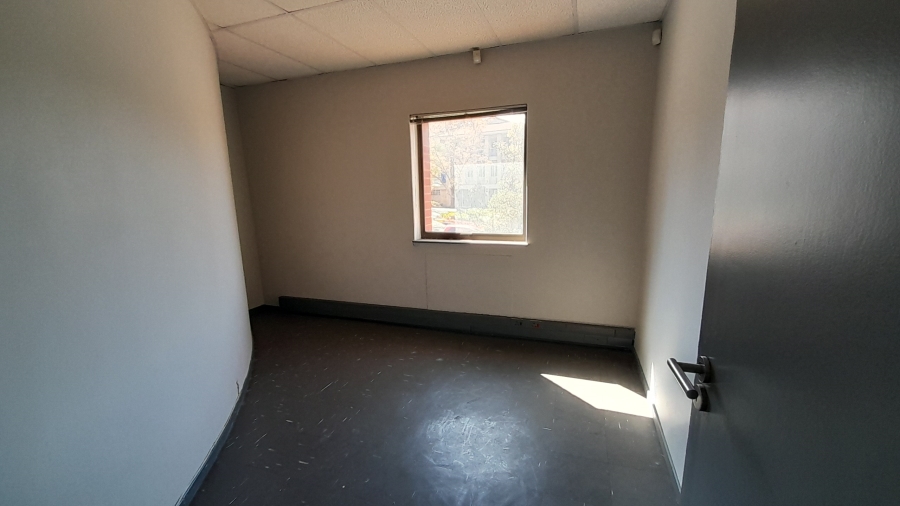 To Let commercial Property for Rent in Vorna Valley Gauteng
