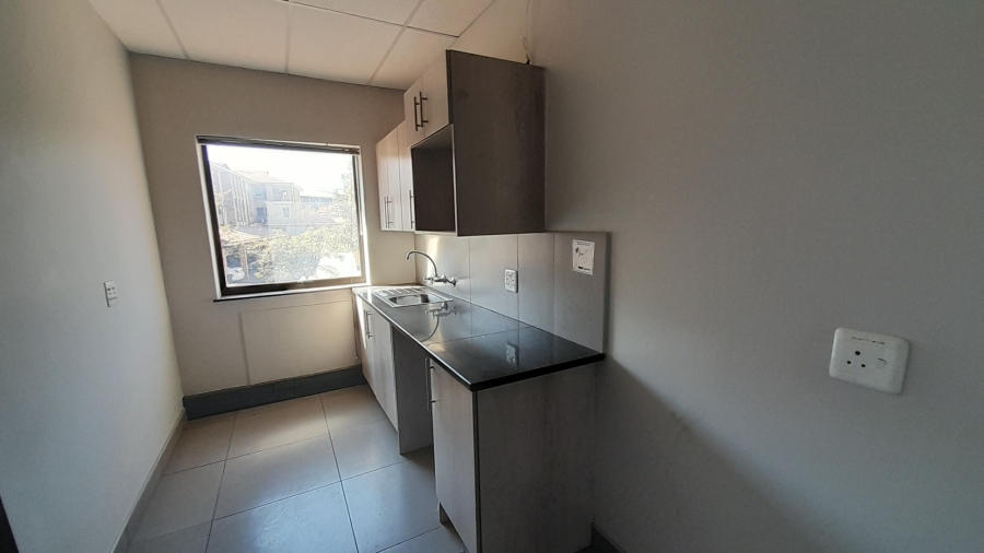 To Let commercial Property for Rent in Vorna Valley Gauteng
