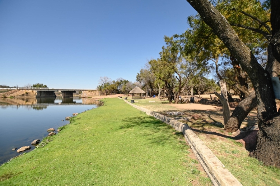 Commercial Property for Sale in Roodeplaat Gauteng