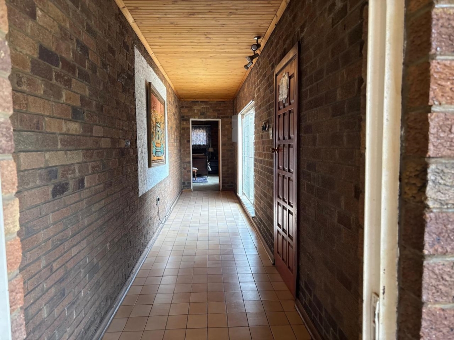 4 Bedroom Property for Sale in Hallgate Gauteng