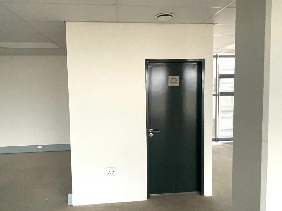 To Let commercial Property for Rent in Midridge Park Gauteng