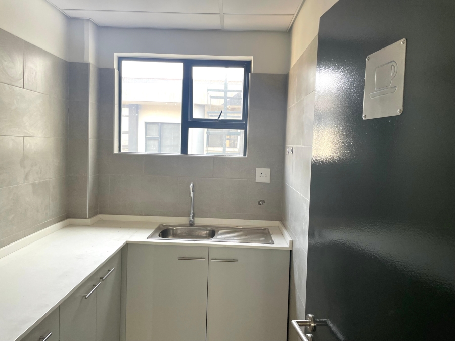 To Let commercial Property for Rent in Midridge Park Gauteng