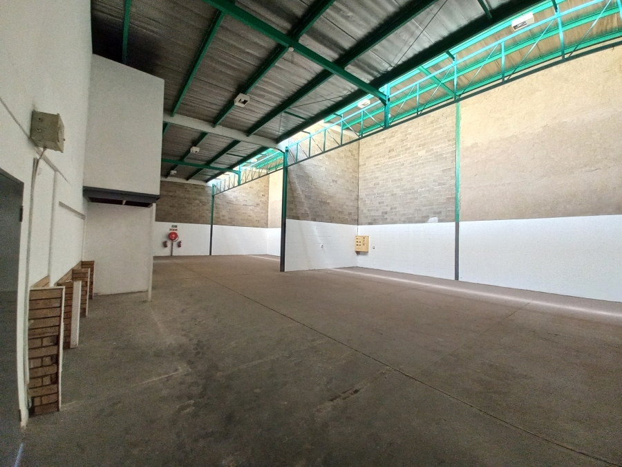 To Let commercial Property for Rent in Driehoek Gauteng