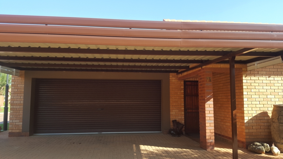 2 Bedroom Property for Sale in Montana Tuine Gauteng