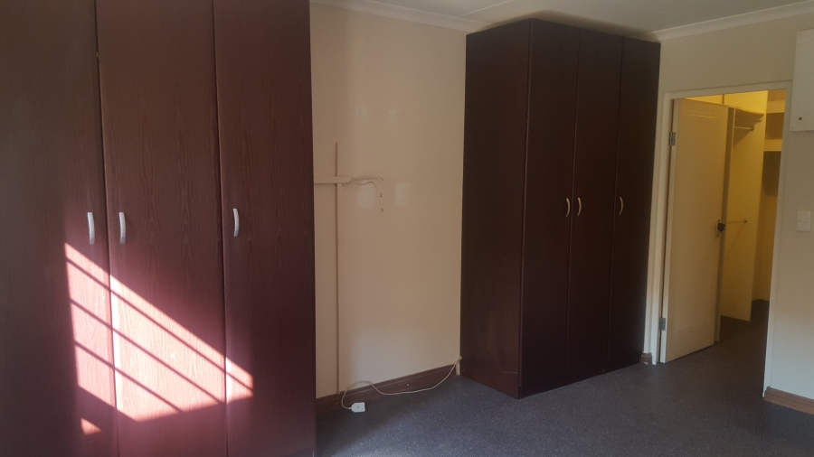 2 Bedroom Property for Sale in Montana Tuine Gauteng