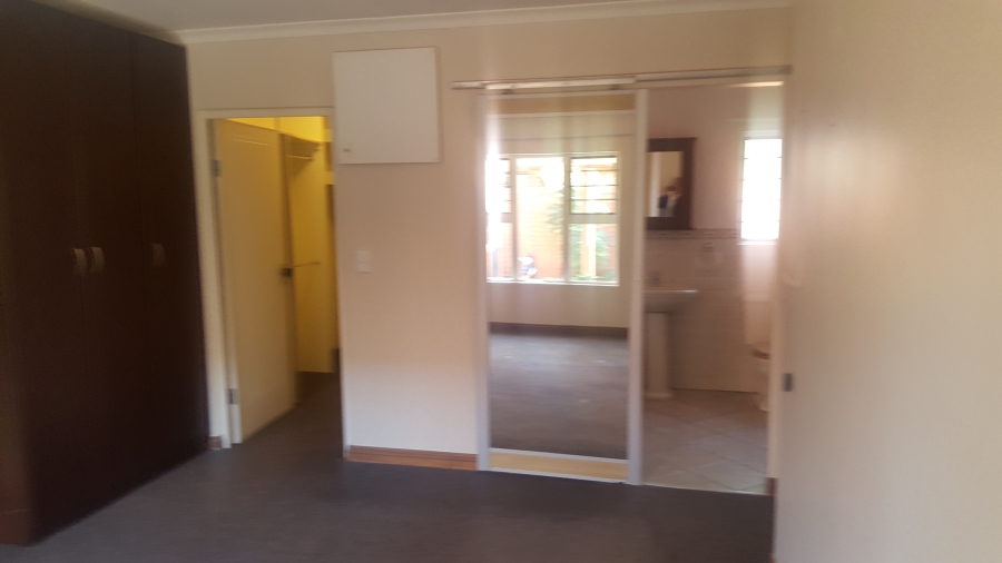 2 Bedroom Property for Sale in Montana Tuine Gauteng